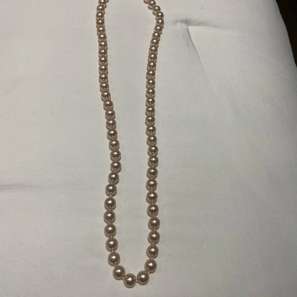 Pearl string - Picture 2 of 2